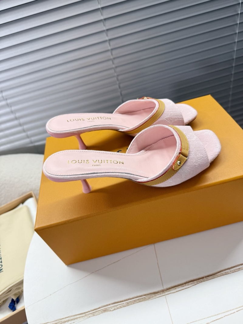 l0vis Vvtt0n slippers